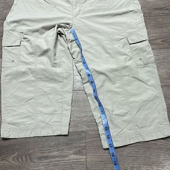 Columbia Titanium Cargo Capri Womens Size 8  Beige Pockets Hiking Fishing Outdoo - Picture 5 of 9